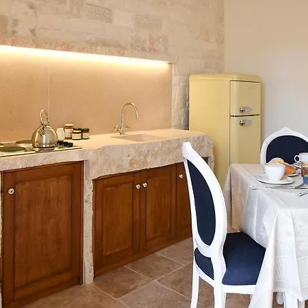Sleeps 4 With Pool And Wifi Alberobello